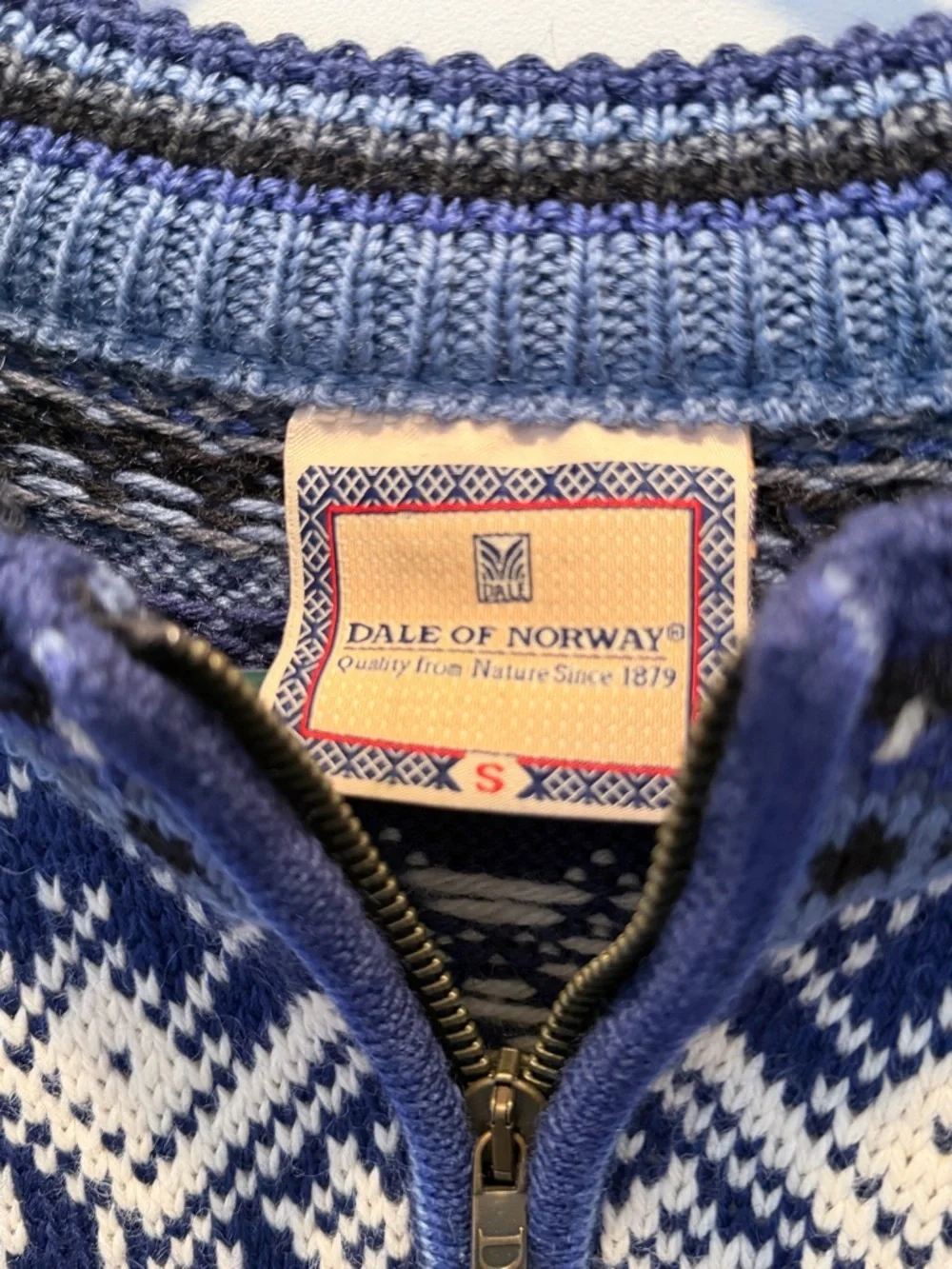 Dale of Norway Blue and White Nordic Half-Zip Pullover Pure Wool Size Small